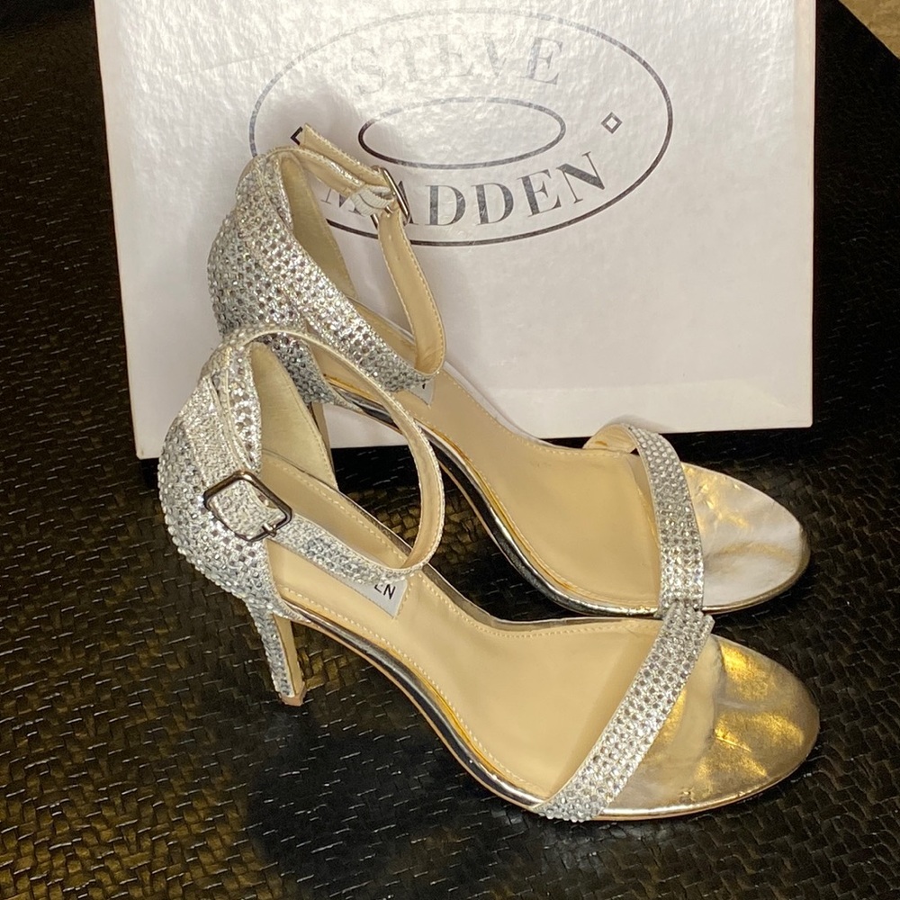 Silver Sparkly Steve Madden Heels!